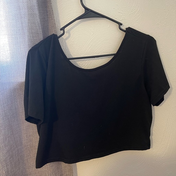 Tops - Knot crop top